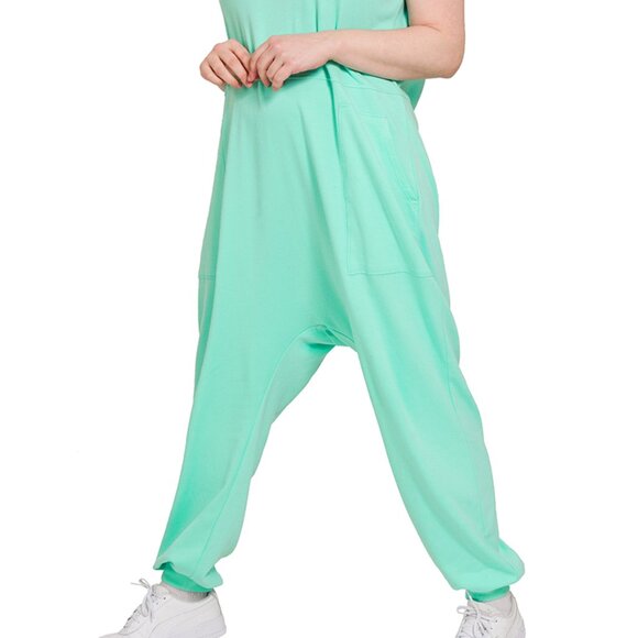 #414 PLUS SLEEVELESS HAREM JUMPSUIT WITH POCKETS - Picture 2 of 4